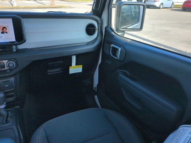 new 2025 Jeep Gladiator car, priced at $39,926