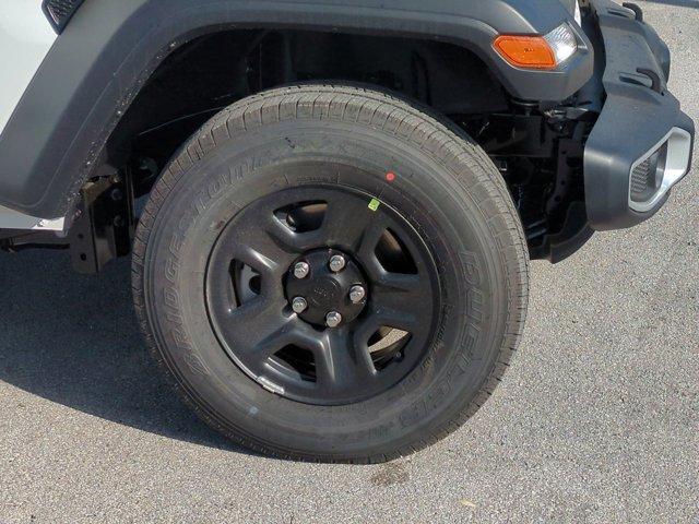 new 2025 Jeep Gladiator car, priced at $39,926