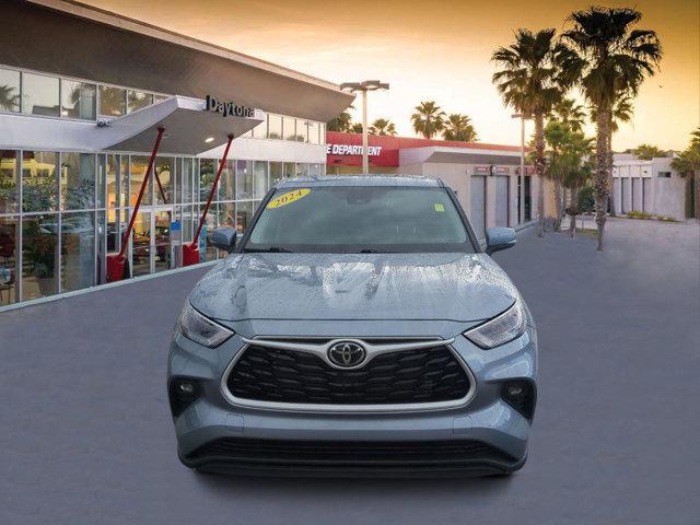 used 2024 Toyota Highlander car, priced at $39,318