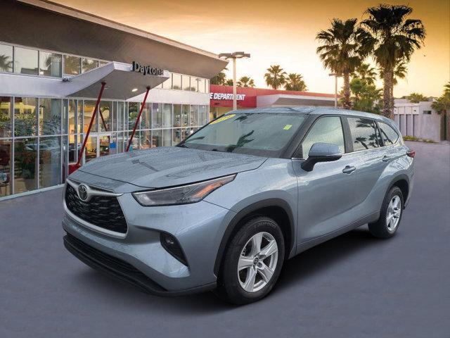 used 2024 Toyota Highlander car, priced at $39,318