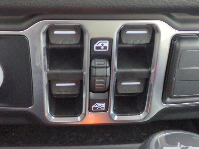 new 2025 Jeep Wrangler car, priced at $43,595
