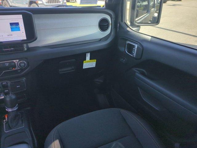 new 2025 Jeep Wrangler car, priced at $43,595