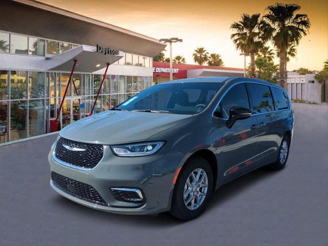 new 2025 Chrysler Pacifica car, priced at $38,646