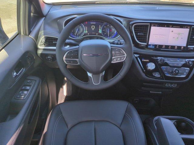 new 2025 Chrysler Pacifica car, priced at $38,646