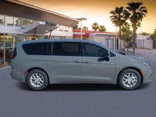 new 2025 Chrysler Pacifica car, priced at $38,646