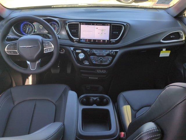 new 2025 Chrysler Pacifica car, priced at $38,646