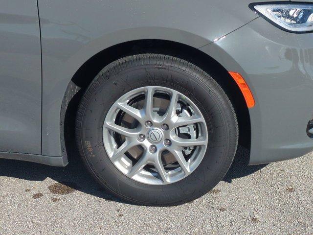 new 2025 Chrysler Pacifica car, priced at $38,646