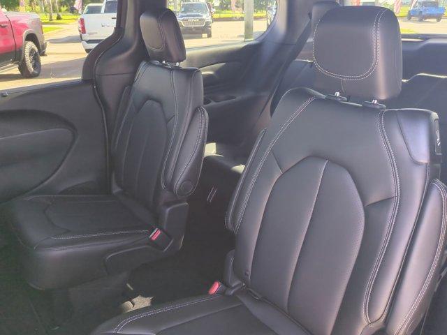 new 2025 Chrysler Pacifica car, priced at $38,646