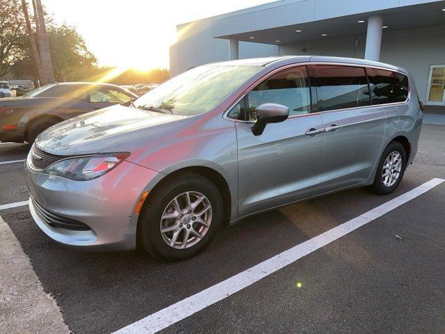 used 2017 Chrysler Pacifica car