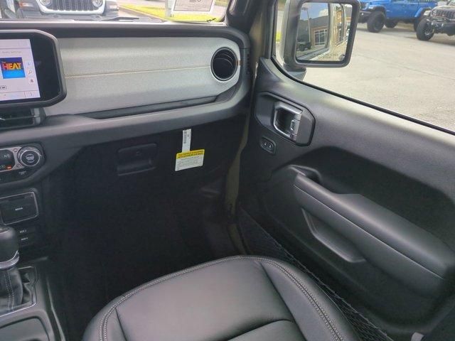 new 2025 Jeep Gladiator car, priced at $59,174