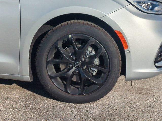 new 2026 Chrysler Pacifica car, priced at $49,139