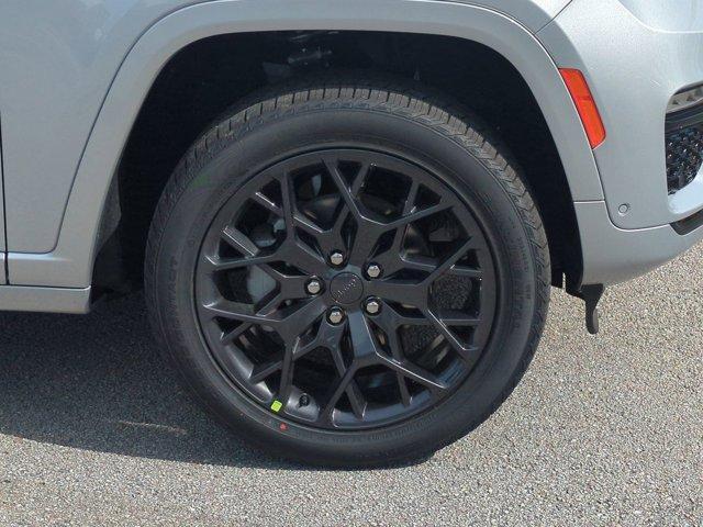 new 2025 Jeep Grand Cherokee car, priced at $65,443