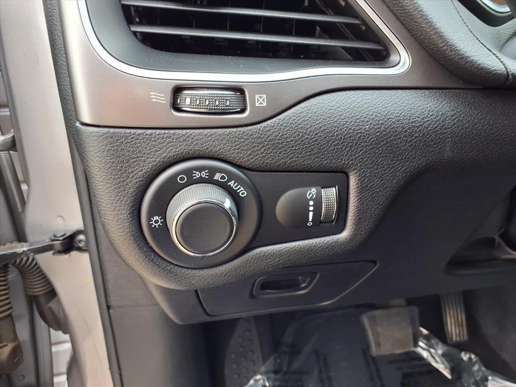 used 2020 Jeep Cherokee car, priced at $12,673