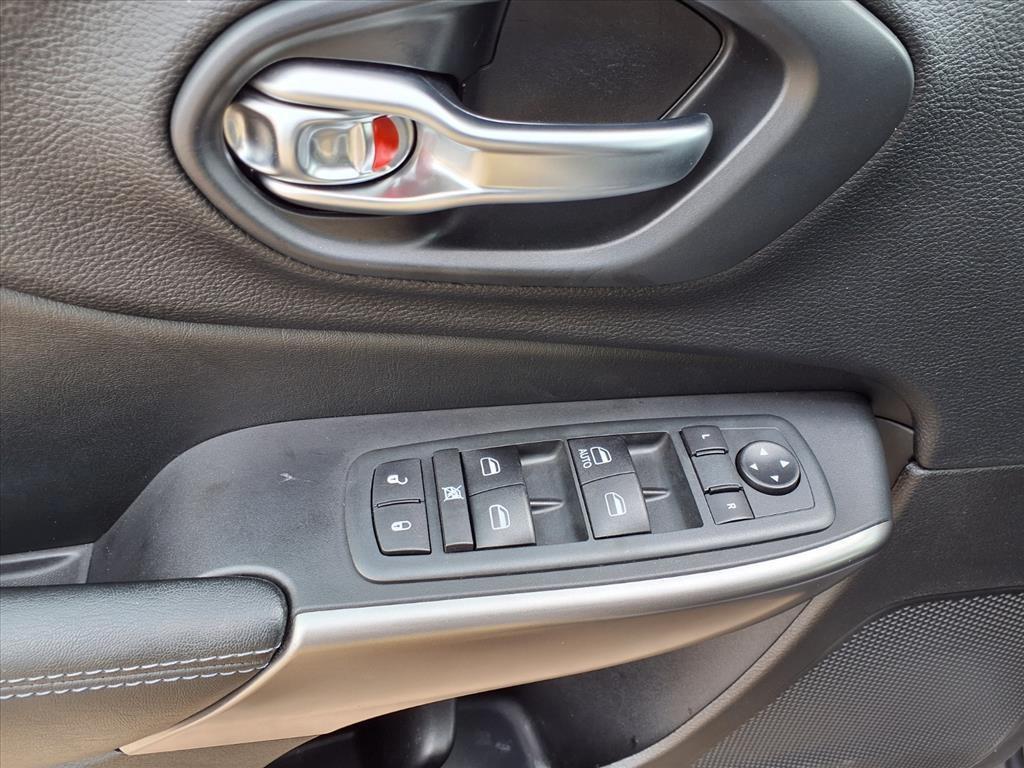 used 2020 Jeep Cherokee car, priced at $12,673