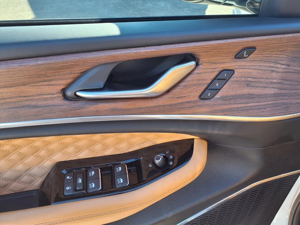 used 2023 Jeep Grand Cherokee L car, priced at $39,900