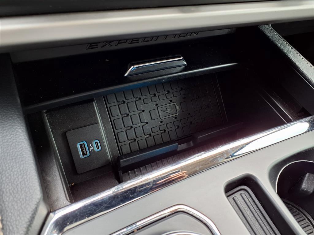 used 2024 Ford Expedition car, priced at $44,100