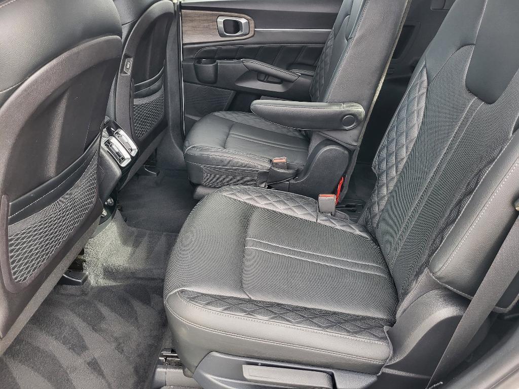 used 2022 Kia Sorento car, priced at $30,799