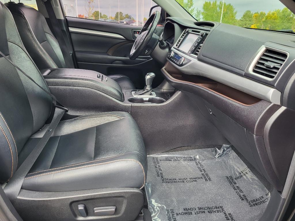 used 2018 Toyota Highlander car, priced at $22,576