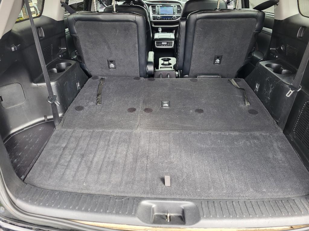 used 2018 Toyota Highlander car, priced at $22,576