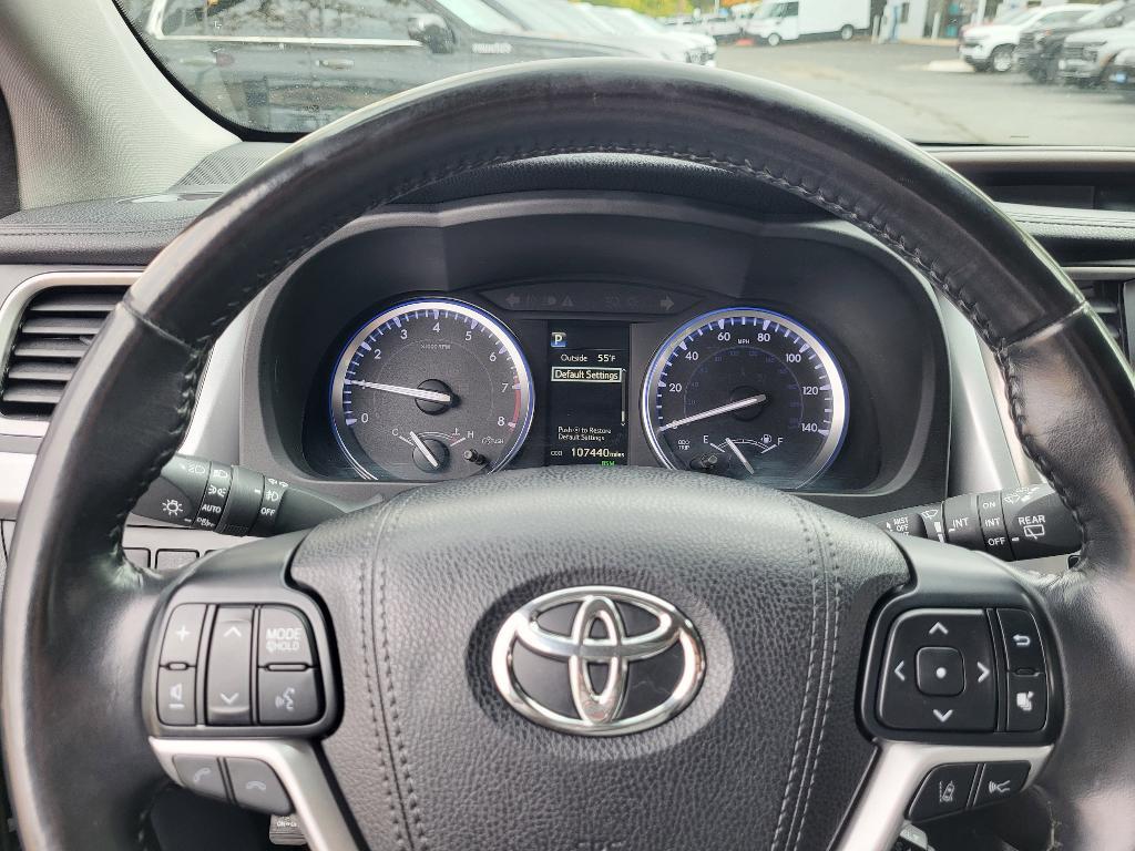 used 2018 Toyota Highlander car, priced at $22,576