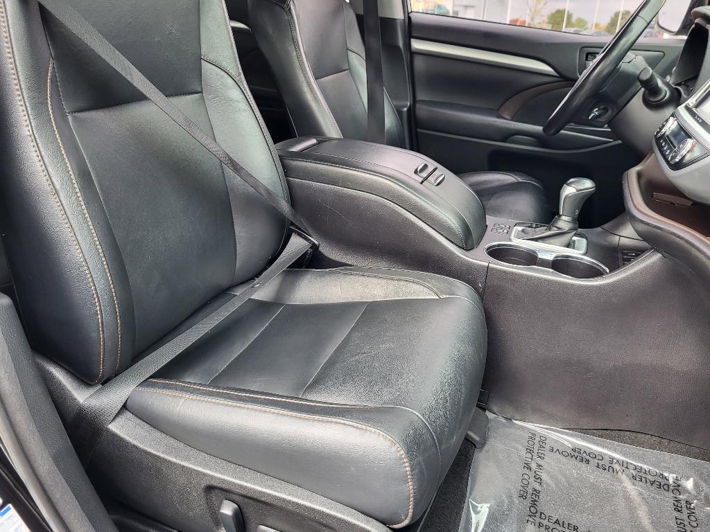 used 2018 Toyota Highlander car, priced at $22,576