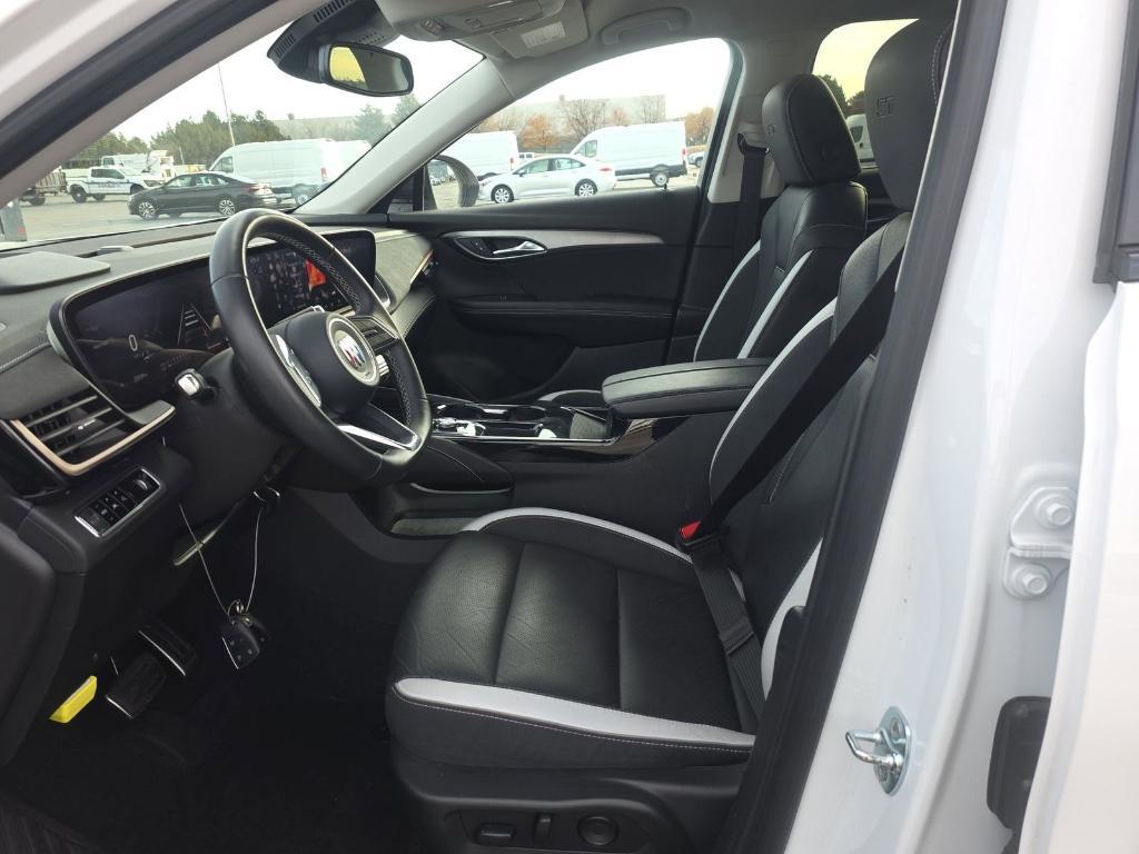 used 2025 Buick Envision car, priced at $31,794