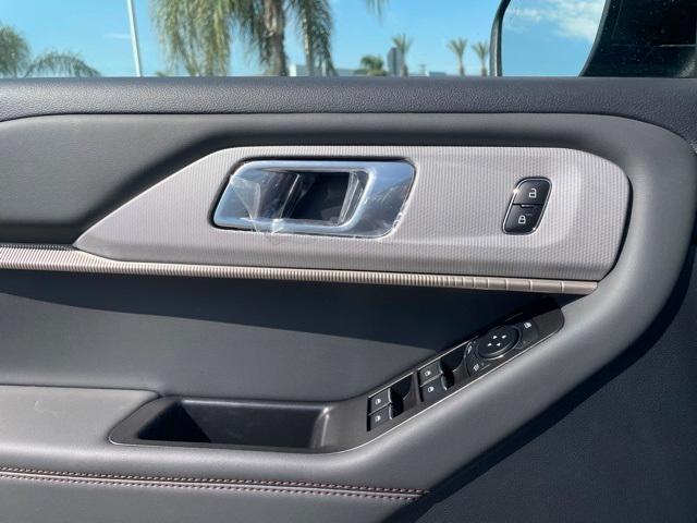 new 2025 Ford Explorer car, priced at $43,225