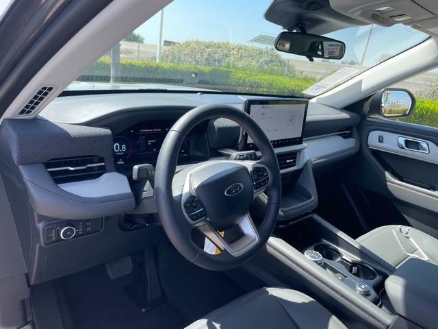 new 2025 Ford Explorer car