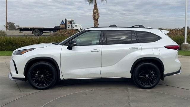 used 2023 Toyota Highlander car, priced at $43,218