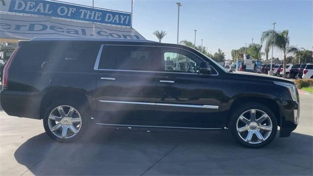 used 2020 Cadillac Escalade ESV car, priced at $38,058