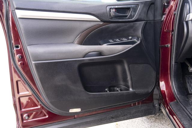 used 2019 Toyota Highlander car, priced at $20,416