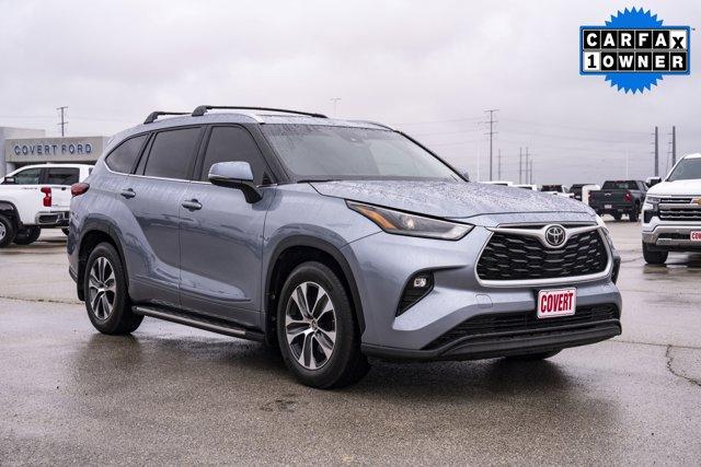 used 2023 Toyota Highlander car, priced at $30,902