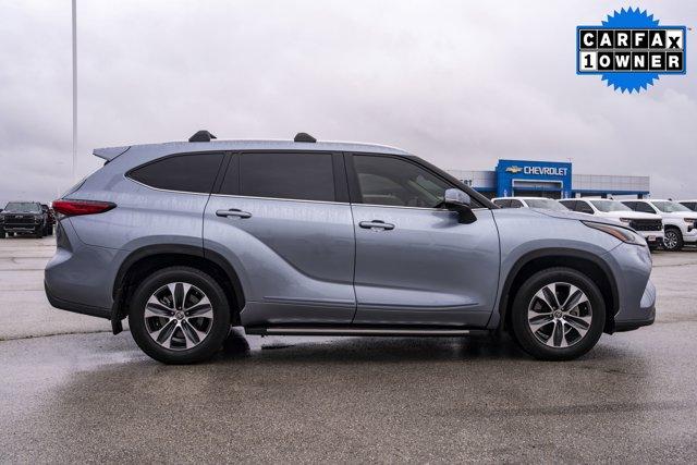 used 2023 Toyota Highlander car, priced at $30,902