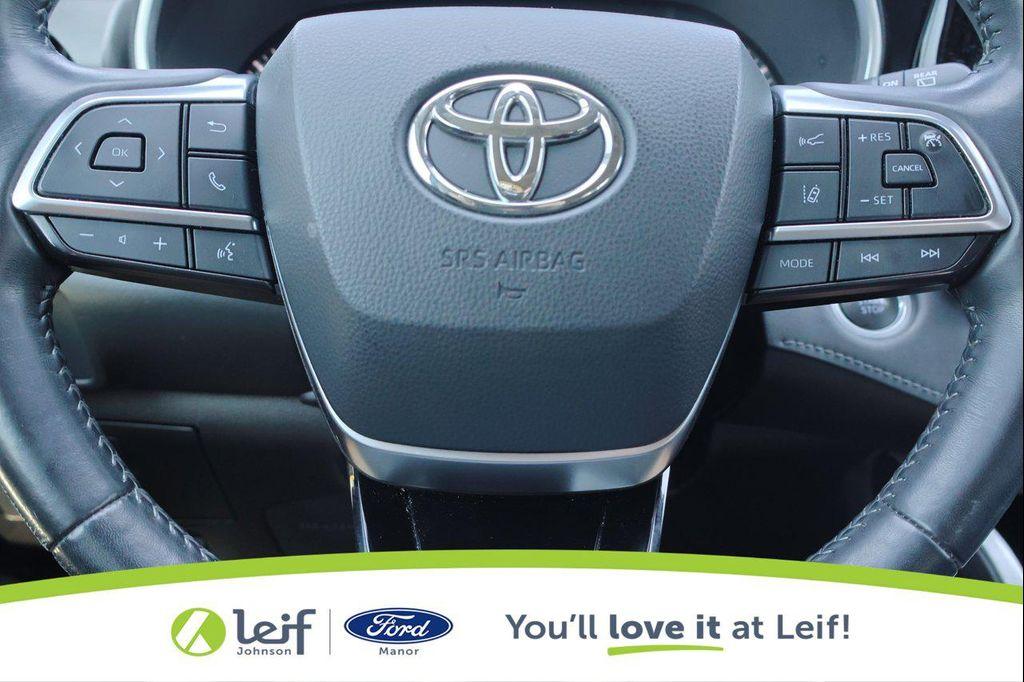 used 2021 Toyota Highlander car, priced at $34,295