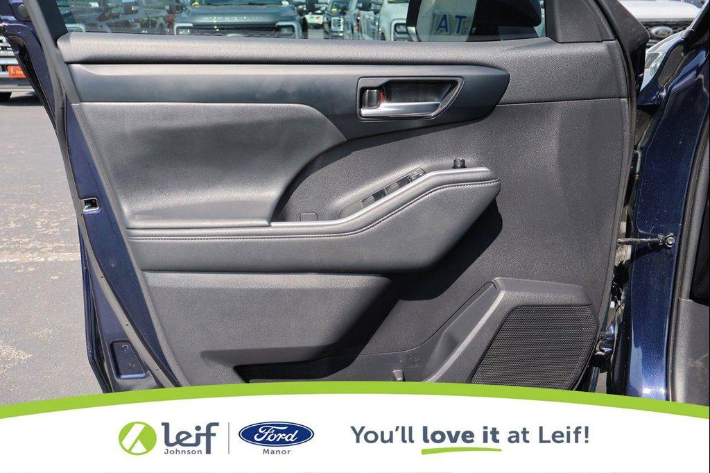 used 2021 Toyota Highlander car, priced at $34,295