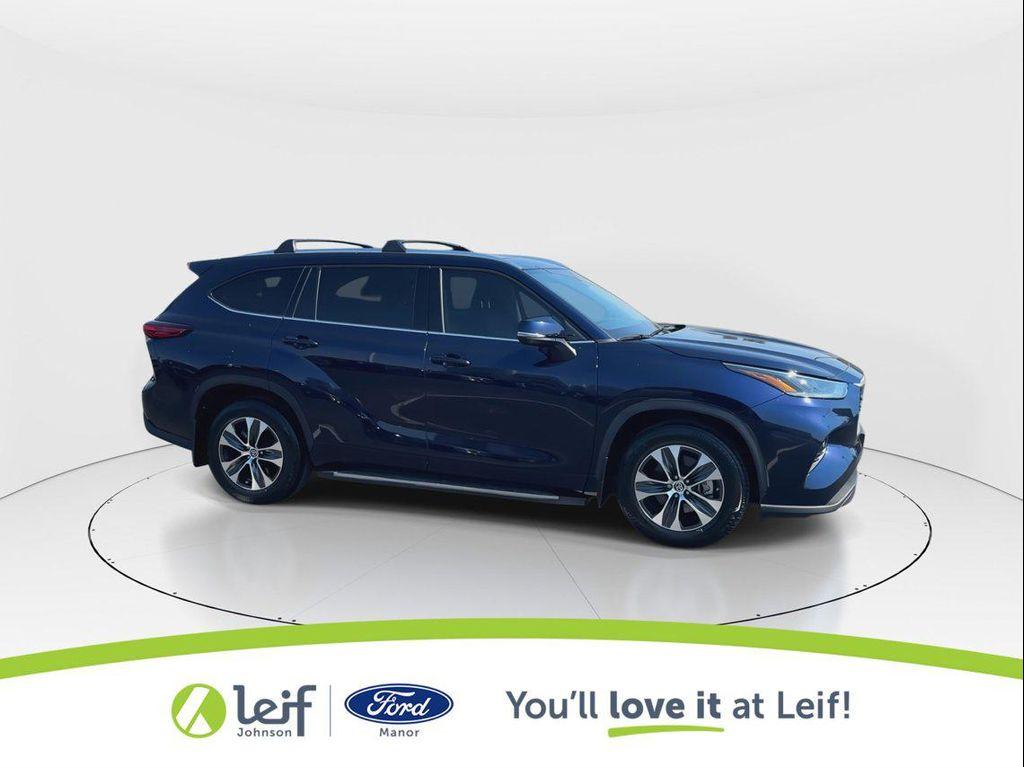 used 2021 Toyota Highlander car, priced at $34,295