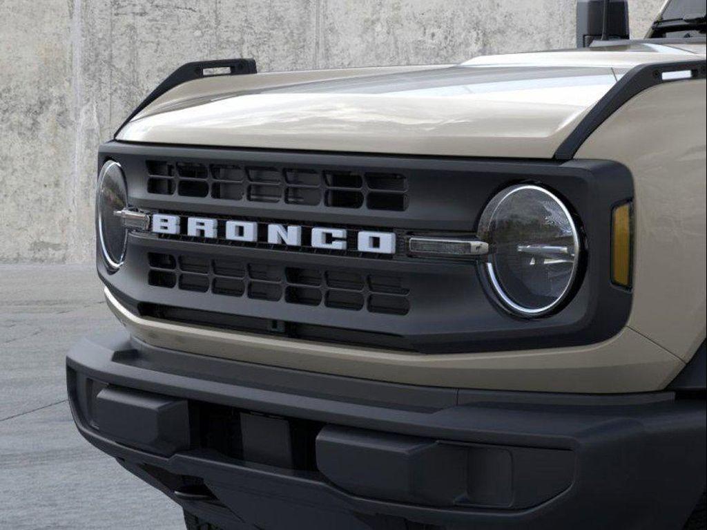new 2025 Ford Bronco car, priced at $44,580