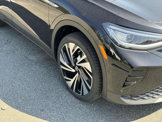 new 2025 Volkswagen ID.4 car, priced at $48,376