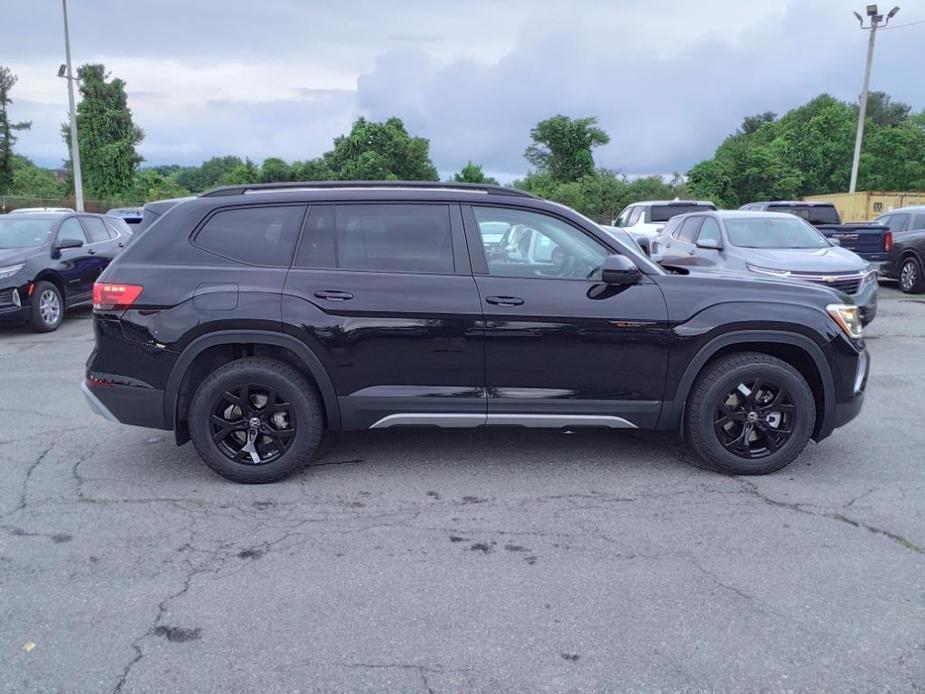 new 2024 Volkswagen Atlas car, priced at $50,726