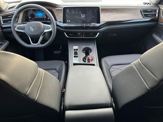 new 2025 Volkswagen Atlas car, priced at $39,698