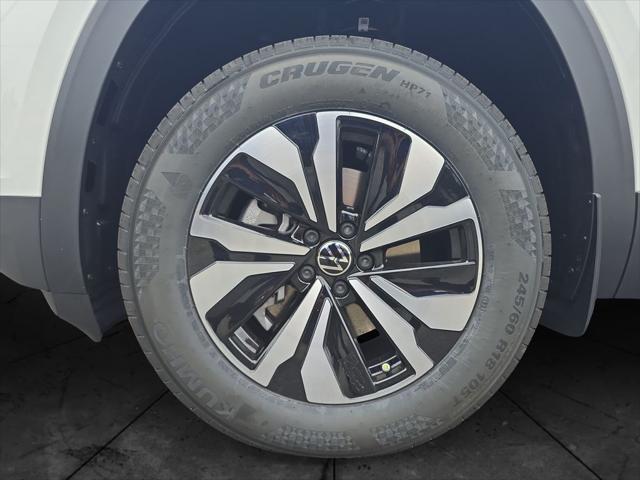 new 2025 Volkswagen Atlas car, priced at $39,698