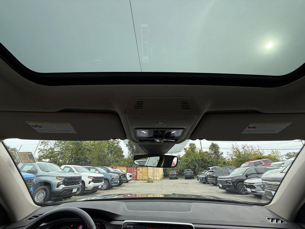 used 2025 Volkswagen Atlas car, priced at $40,000