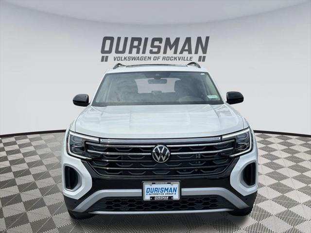 new 2024 Volkswagen Atlas car, priced at $49,551