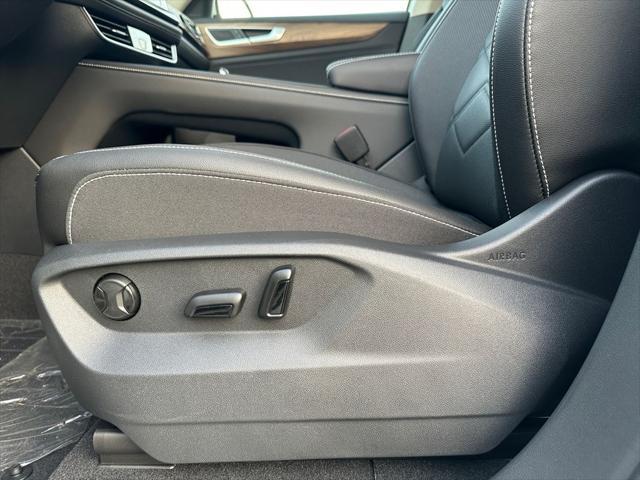 new 2025 Volkswagen Atlas car, priced at $45,936