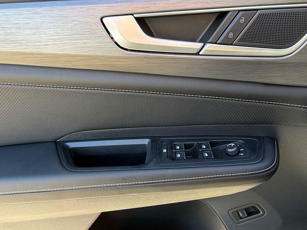 new 2026 Volkswagen Atlas Cross Sport car, priced at $45,526