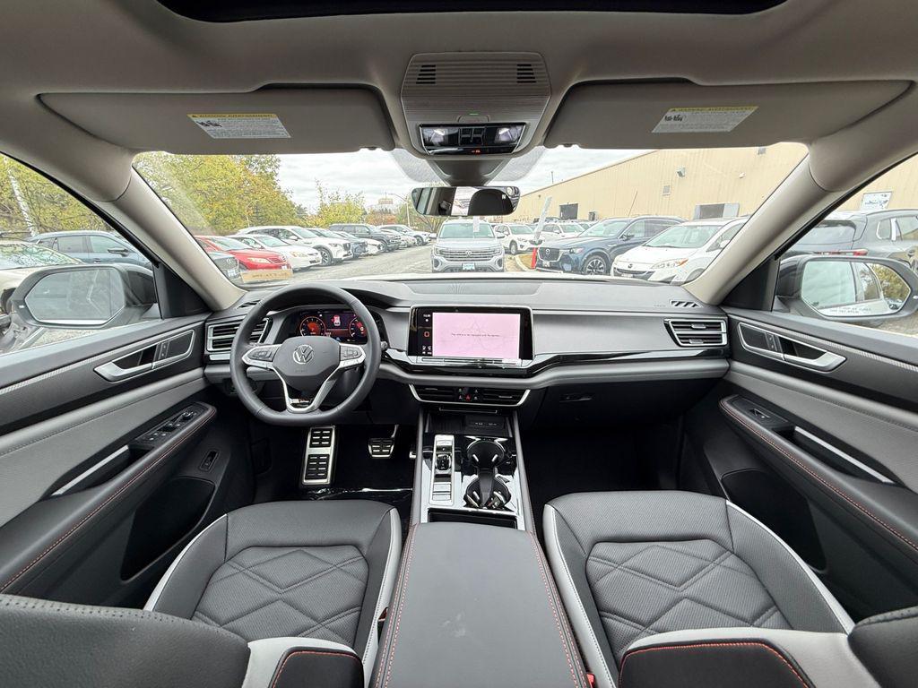 new 2025 Volkswagen Atlas car, priced at $40,039