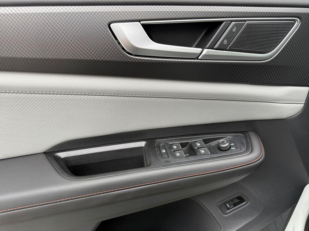 new 2025 Volkswagen Atlas car, priced at $40,039
