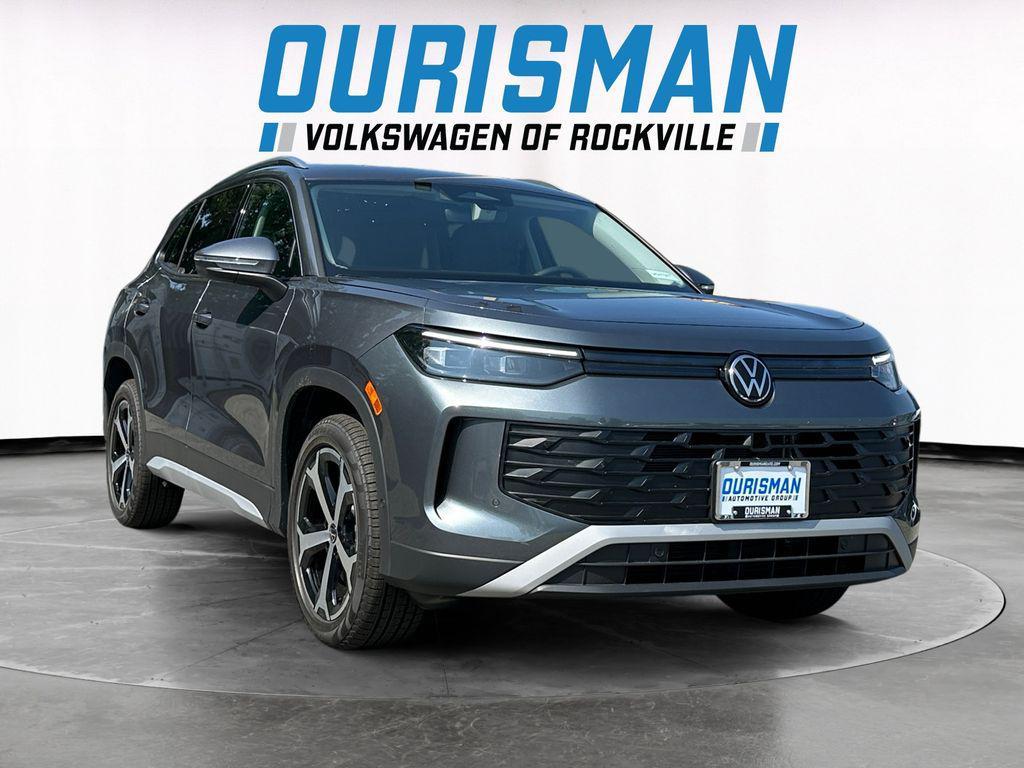 new 2025 Volkswagen Tiguan car, priced at $33,632