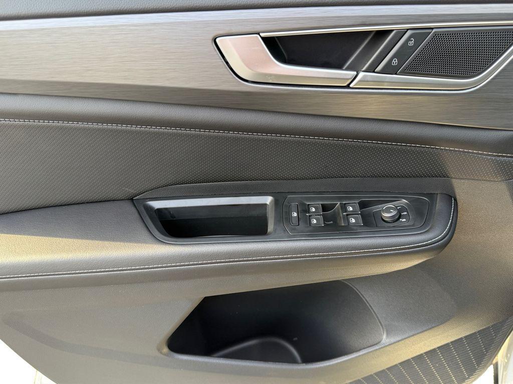 new 2026 Volkswagen Atlas Cross Sport car, priced at $40,355