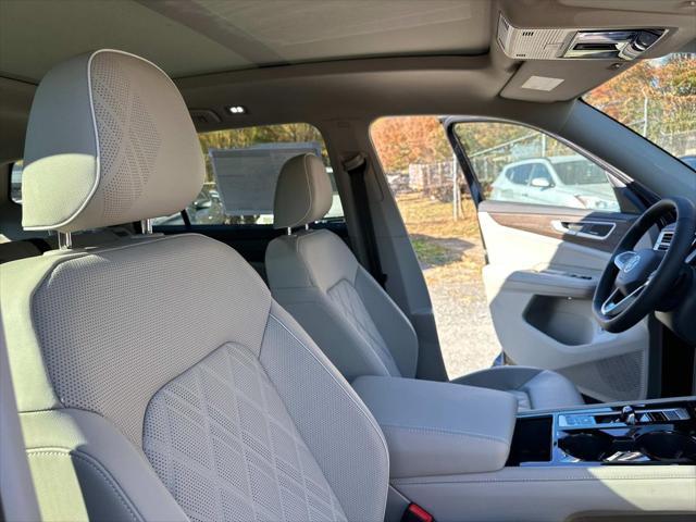 new 2025 Volkswagen Atlas car, priced at $55,671